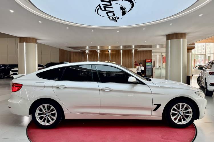 Used BMW 3 Series GT 2016 320i Fashion Model Exterior 4