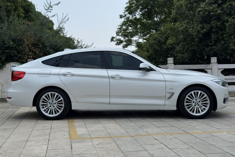 Used BMW 3 Series GT 2016 320i Design Package Edition Exterior 4