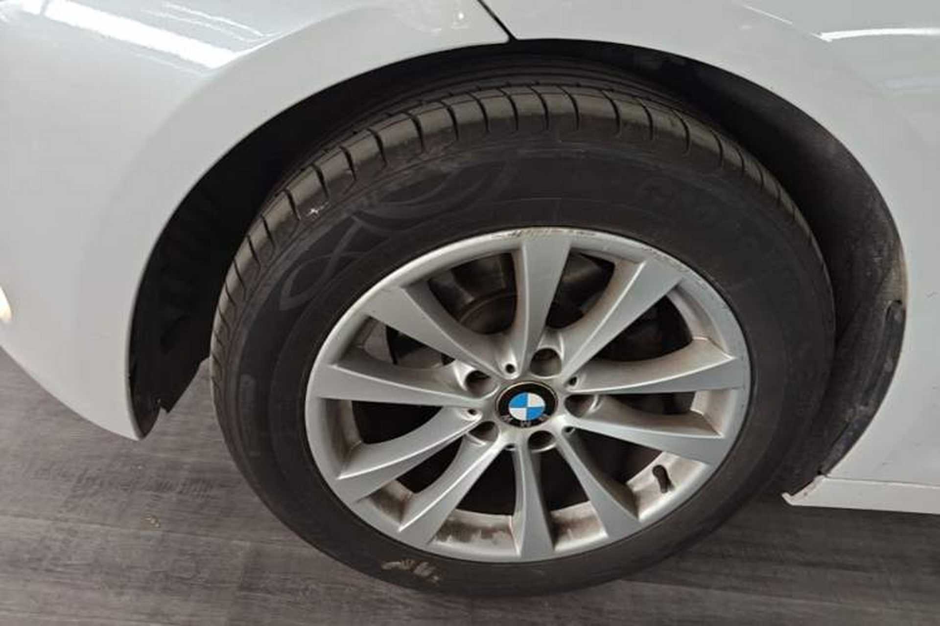 Used BMW 3 Series GT 2016 320i Fashion Model Exterior 4