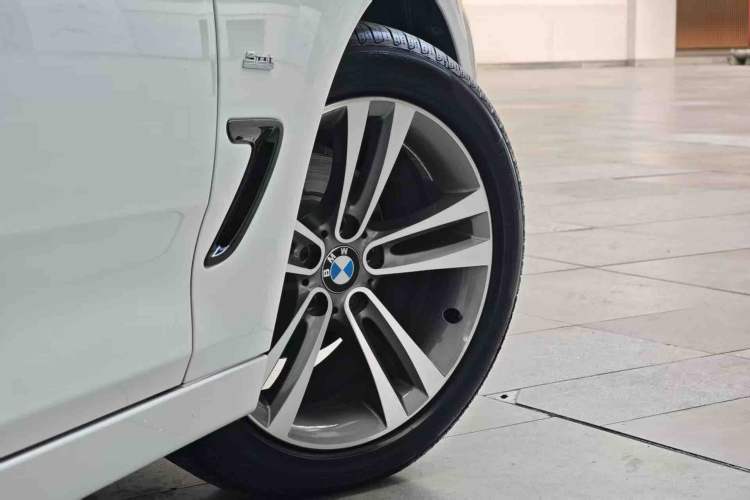 Used BMW 3 Series GT 2016 320i Design Package Edition Exterior 4