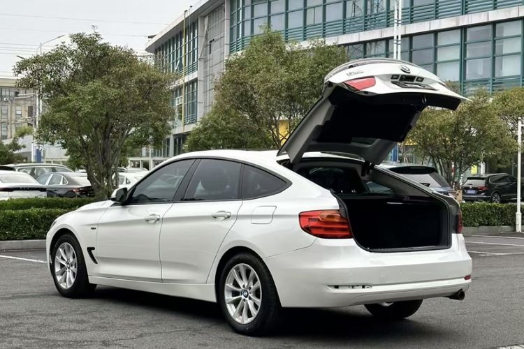 Used BMW 3 Series GT 2016 320i Fashion Model Exterior 5