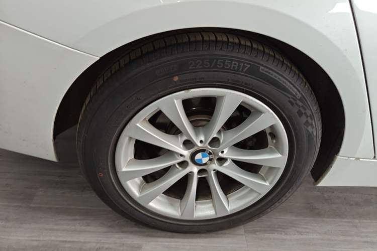 Used BMW 3 Series GT 2016 320i Fashion Model Exterior 5