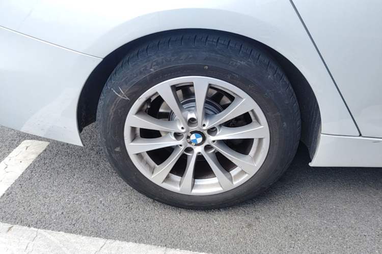 Used BMW 3 Series GT 2016 320i Fashion Model Exterior 5