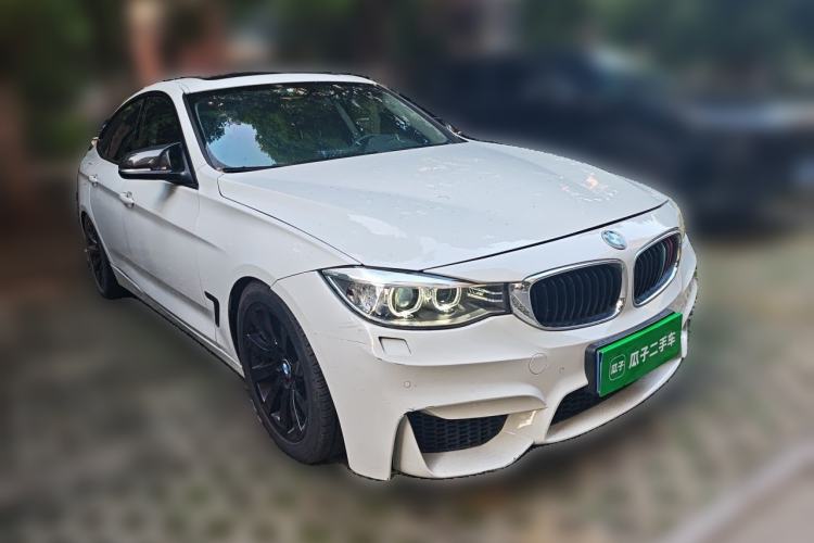 Used BMW 3 Series GT 2016 320i Fashion Model Front Right 45 Deg
