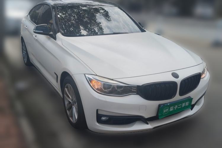 Used BMW 3 Series GT 2016 320i Fashion Model Front Right 45 Deg