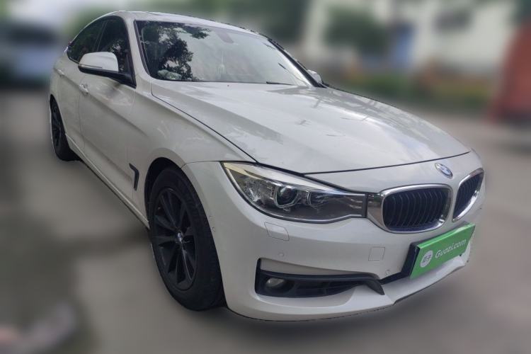 Used BMW 3 Series GT 2016 320i Fashion Model Front Right 45 Deg