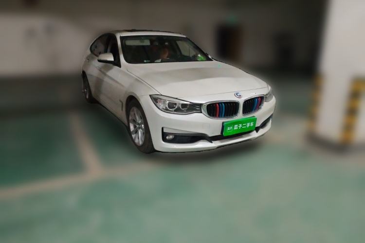 Used BMW 3 Series GT 2016 320i Fashion Model Front Right 45 Deg