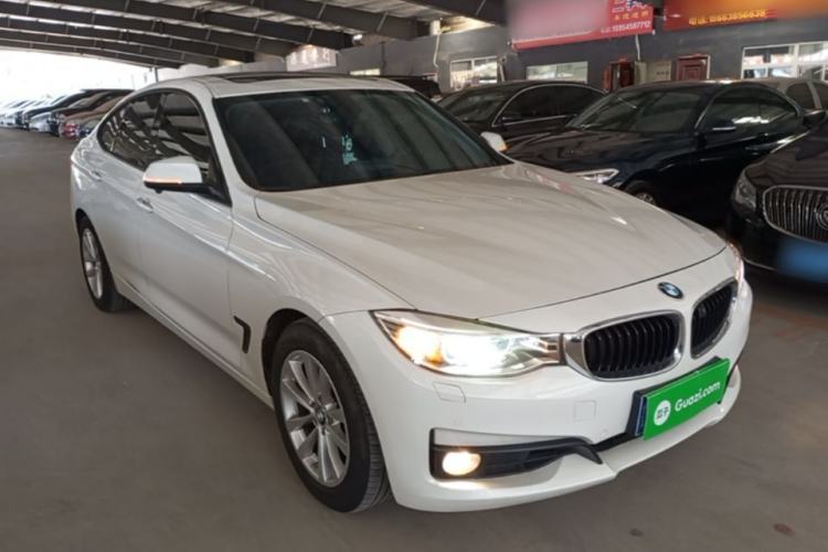 Used BMW 3 Series GT 2016 320i Fashion Model Front Right 45 Deg