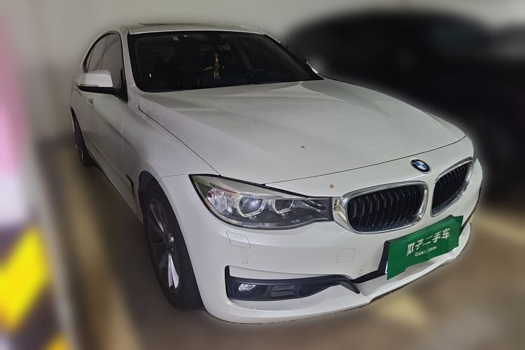 Used BMW 3 Series GT 2016 320i Fashion Model Front Right 45 Deg