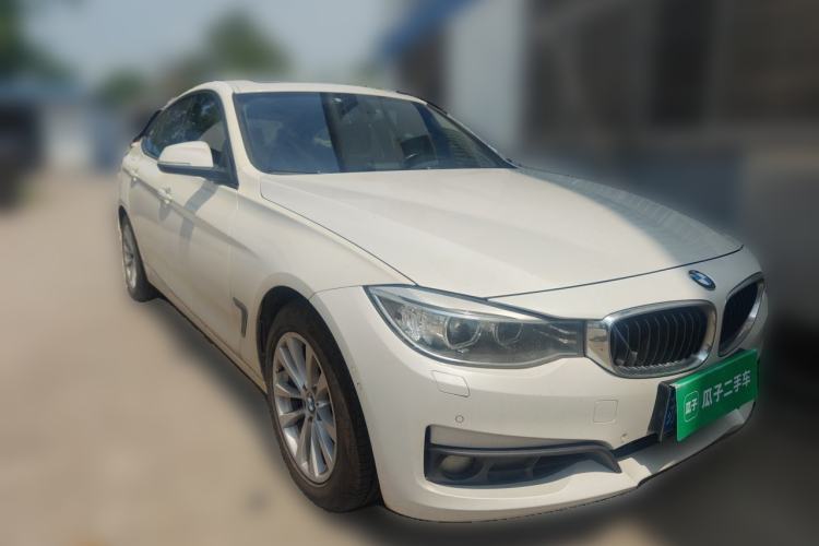 Used BMW 3 Series GT 2016 320i Fashion Model Front Right 45 Deg