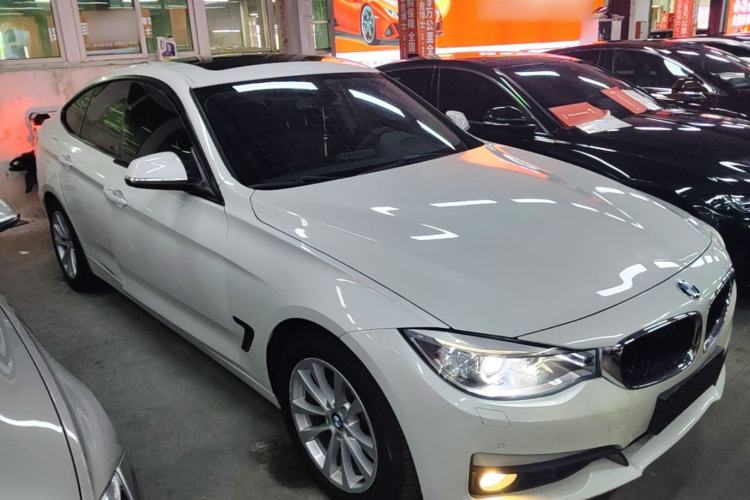 Used BMW 3 Series GT 2016 320i Fashion Model Front Right 45 Deg