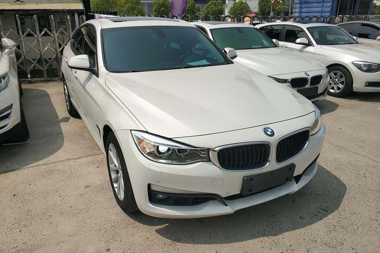 Used BMW 3 Series GT 2016 320i Fashion Model Front Right 45 Deg