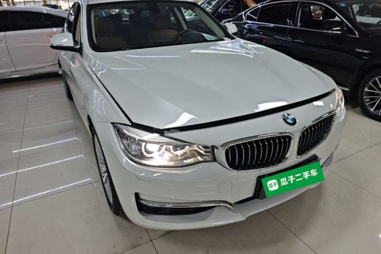 Used BMW 3 Series GT 2016 320i Design Package Edition Front Right 45 Deg