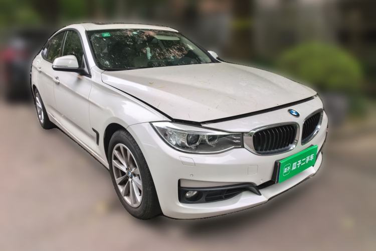 Used BMW 3 Series GT 2016 320i Fashion Model Front Right 45 Deg