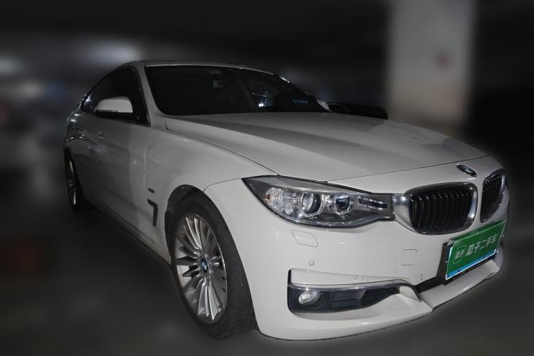 Used BMW 3 Series GT 2016 320i Design Package Edition Front Right 45 Deg