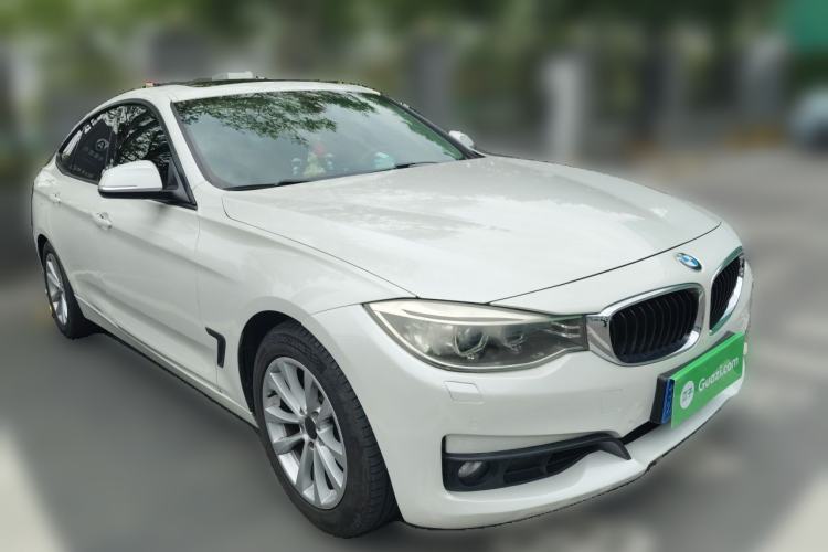 Used BMW 3 Series GT 2016 320i Fashion Model Front Right 45 Deg