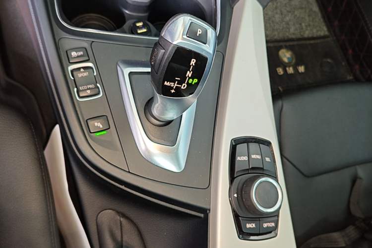 Used BMW 3 Series GT 2016 320i Fashion Model Gear Lever