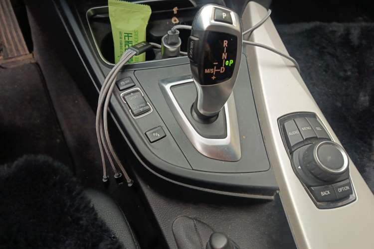 Used BMW 3 Series GT 2016 320i Fashion Model Gear Lever