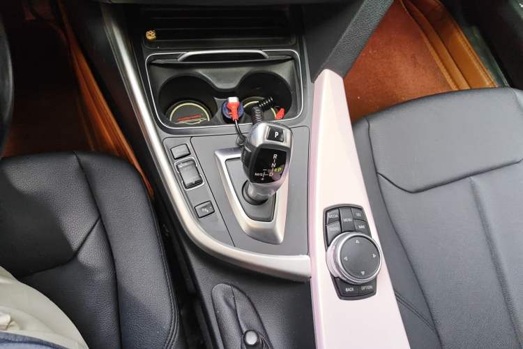 Used BMW 3 Series GT 2016 320i Fashion Model Gear Lever
