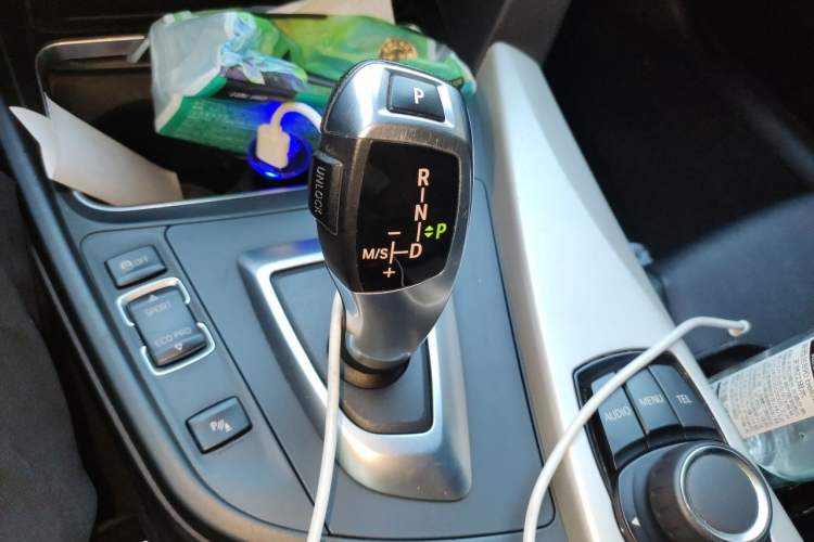 Used BMW 3 Series GT 2016 320i Fashion Model Gear Lever