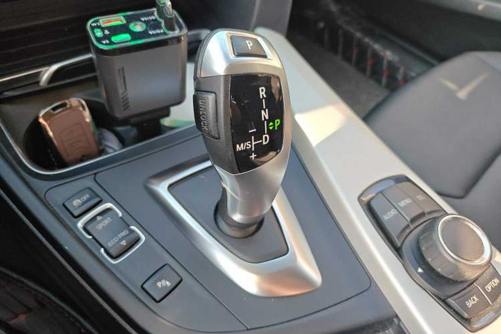 Used BMW 3 Series GT 2016 320i Fashion Model Gear Lever