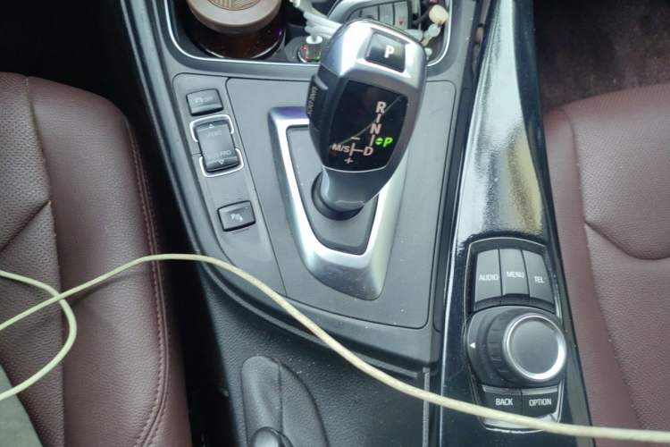Used BMW 3 Series GT 2016 320i Fashion Model Gear Lever