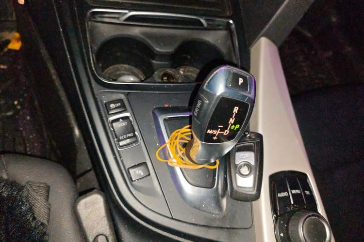 Used BMW 3 Series GT 2016 320i Fashion Model Gear Lever