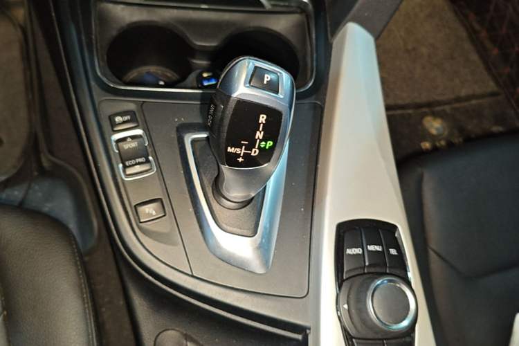 Used BMW 3 Series GT 2016 320i Fashion Model Gear Lever