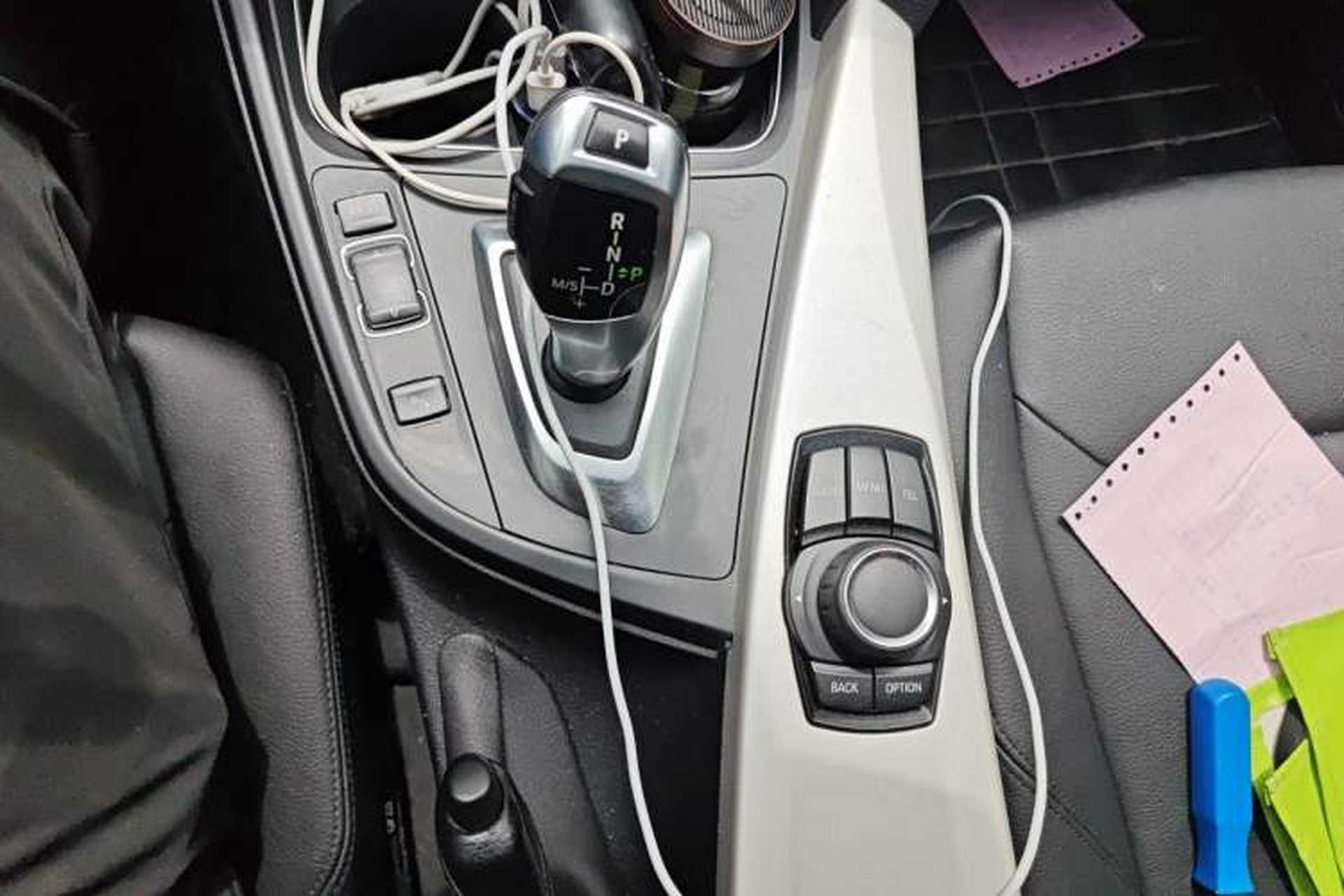 Used BMW 3 Series GT 2016 320i Fashion Model Gear Lever