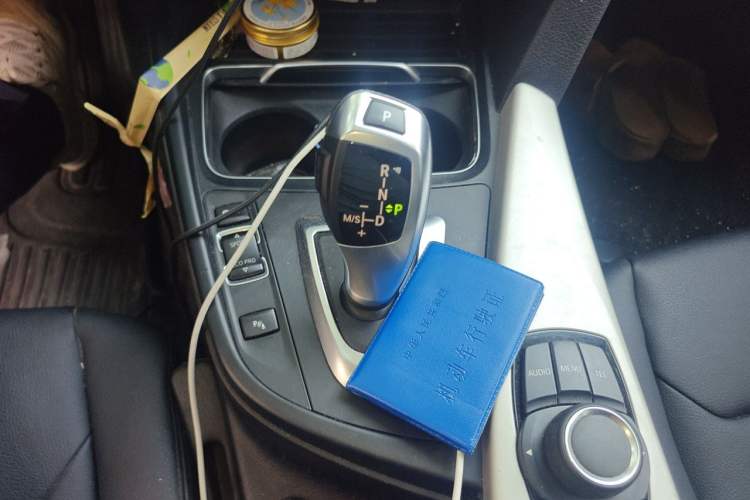 Used BMW 3 Series GT 2016 320i Fashion Model Gear Lever