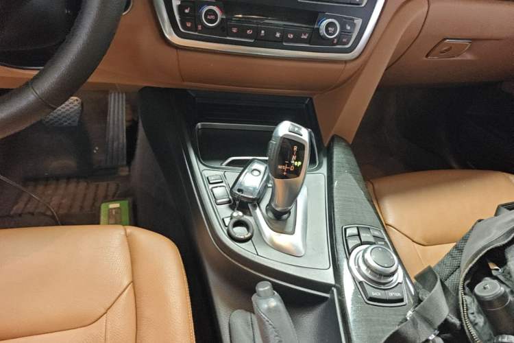 Used BMW 3 Series GT 2016 320i Design Package Edition Gear Lever