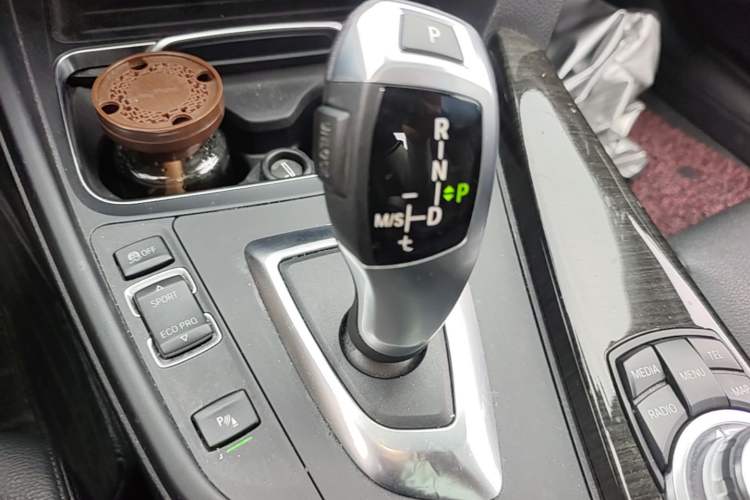 Used BMW 3 Series GT 2016 320i Design Package Edition Gear Lever
