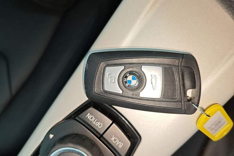 Used BMW 3 Series GT 2016 320i Fashion Model Interior 1