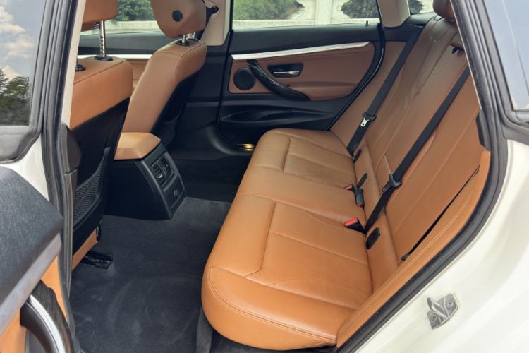 Used BMW 3 Series GT 2016 320i Design Package Edition Interior 1