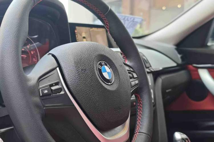 Used BMW 3 Series GT 2016 320i Design Package Edition Interior 1