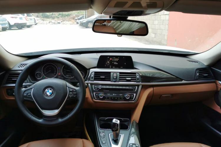 Used BMW 3 Series GT 2016 320i Design Package Edition Interior 1