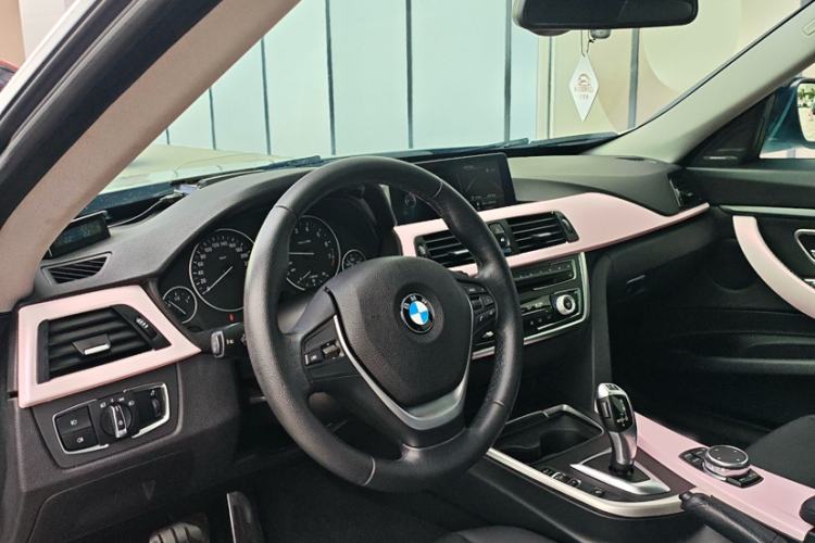 Used BMW 3 Series GT 2016 320i Fashion Model Interior 2
