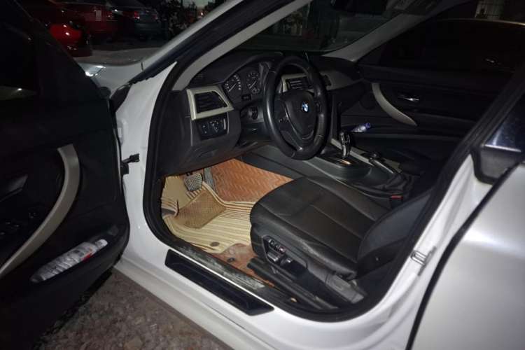 Used BMW 3 Series GT 2016 320i Fashion Model Interior 2