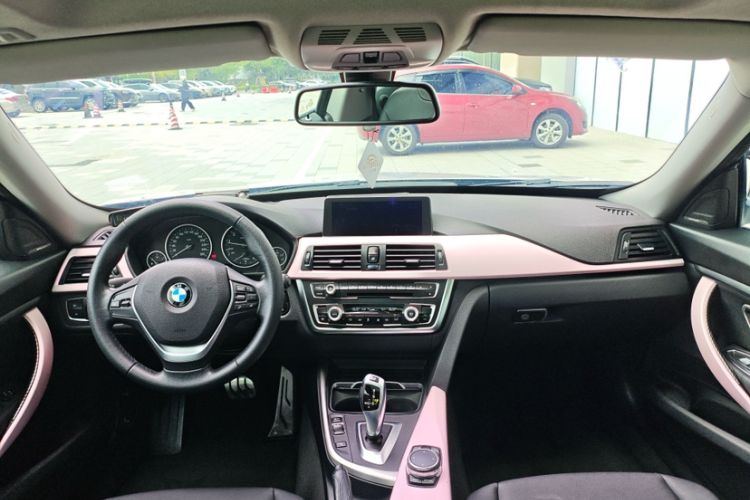 Used BMW 3 Series GT 2016 320i Fashion Model Interior 3