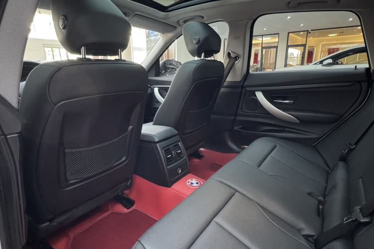 Used BMW 3 Series GT 2016 320i Fashion Model Interior 3