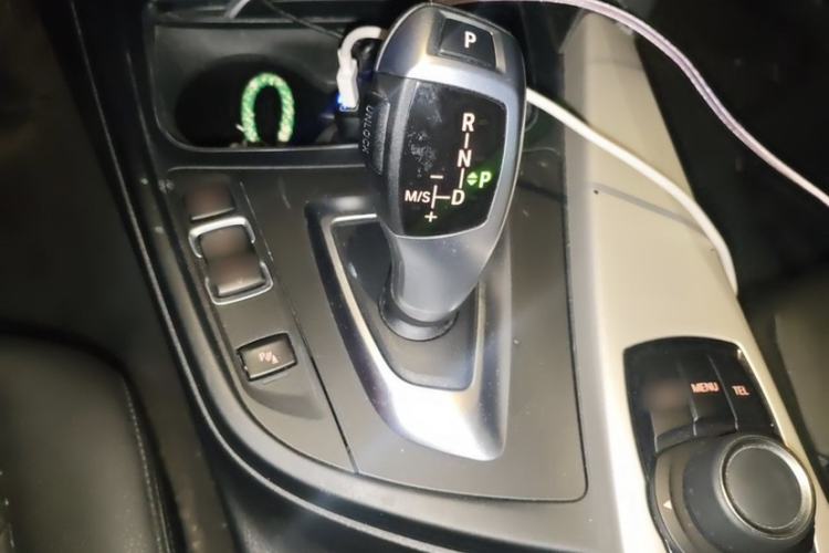 Used BMW 3 Series GT 2016 320i Fashion Model Interior 3