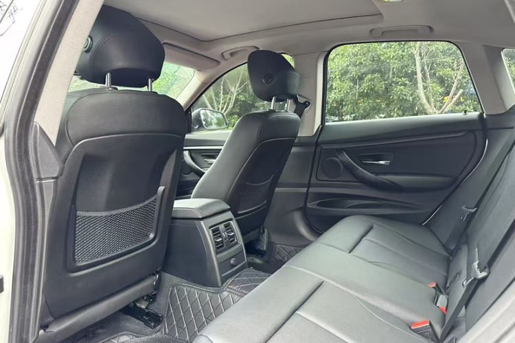 Used BMW 3 Series GT 2016 320i Fashion Model Interior 3