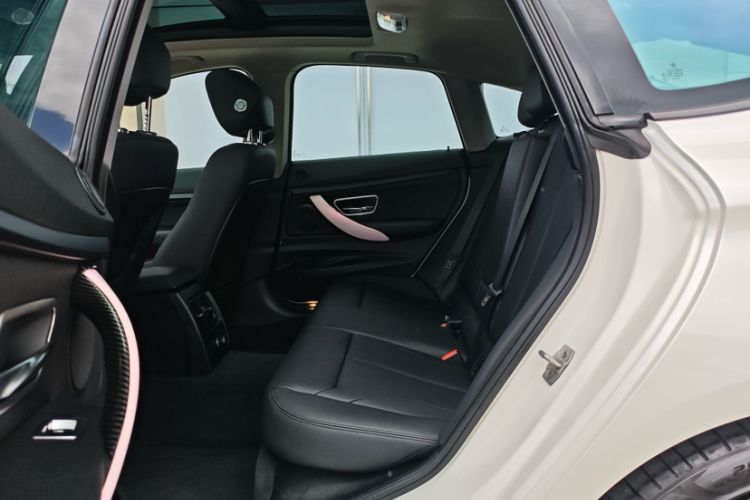 Used BMW 3 Series GT 2016 320i Fashion Model Interior 4