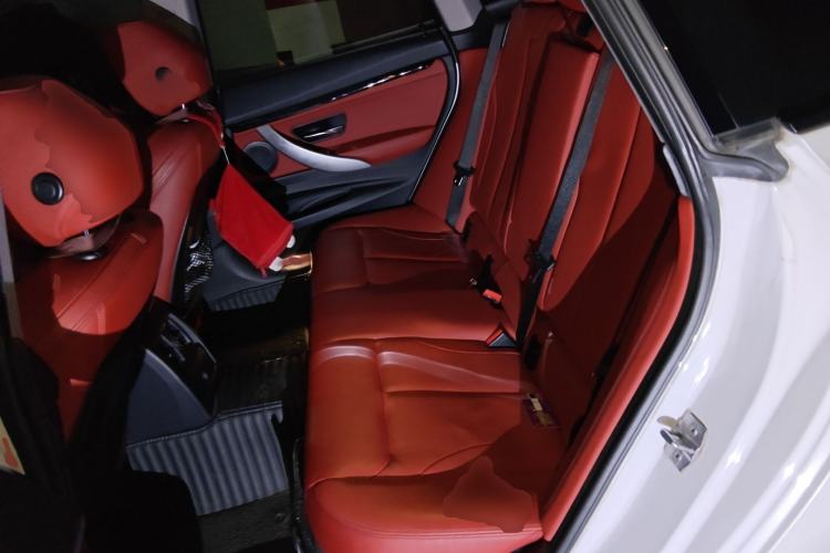 Used BMW 3 Series GT 2016 320i Design Package Edition Interior 4