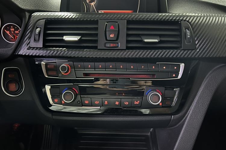 Used BMW 3 Series GT 2016 320i Fashion Model Interior 5
