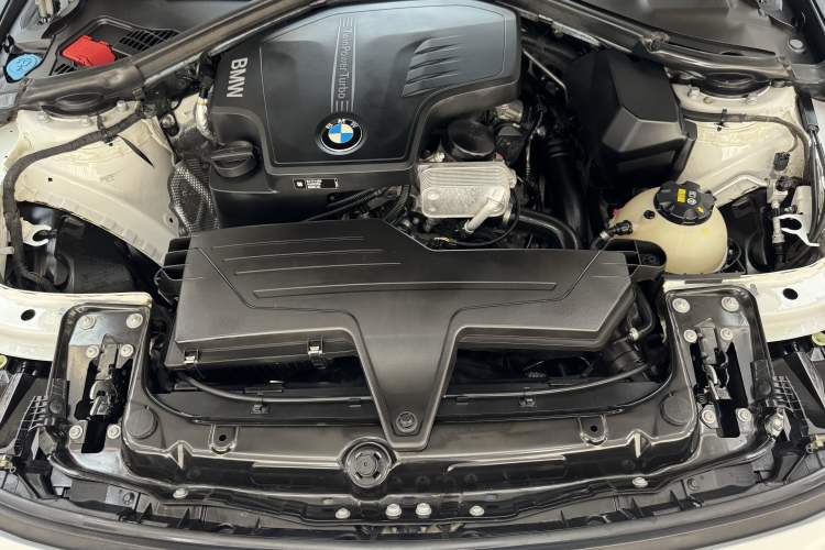 Used BMW 3 Series GT 2016 320i Fashion Model Interior 6