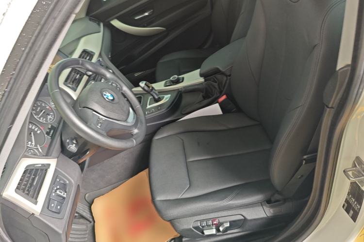 Used BMW 3 Series GT 2016 320i Fashion Model Left Front Seat