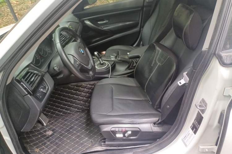 Used BMW 3 Series GT 2016 320i Fashion Model Left Front Seat