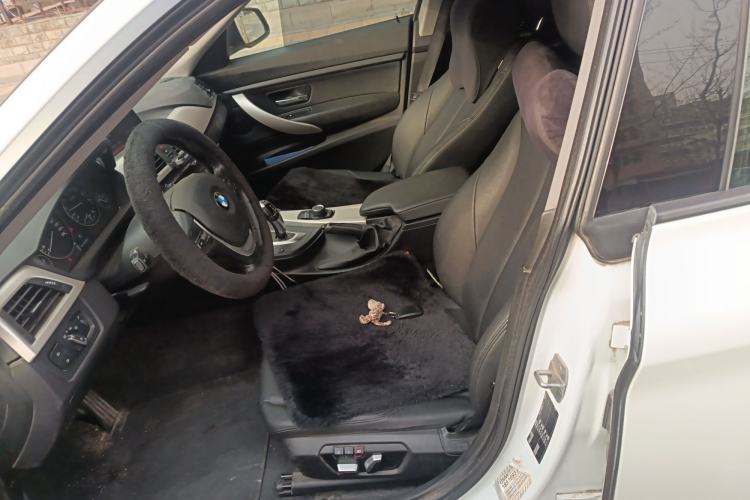 Used BMW 3 Series GT 2016 320i Fashion Model Left Front Seat