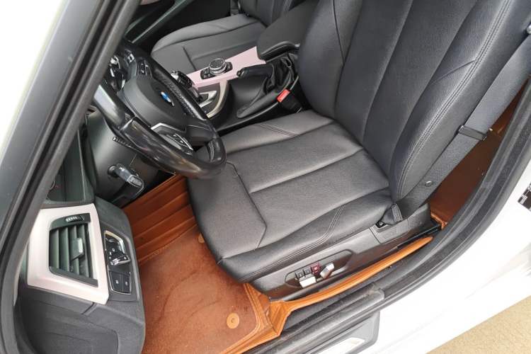 Used BMW 3 Series GT 2016 320i Fashion Model Left Front Seat